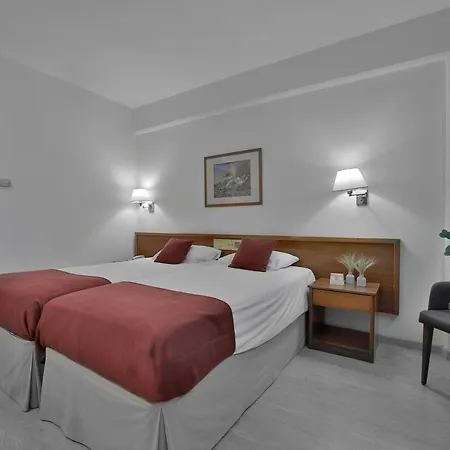 Отель Odysseia Kapetanios 4*