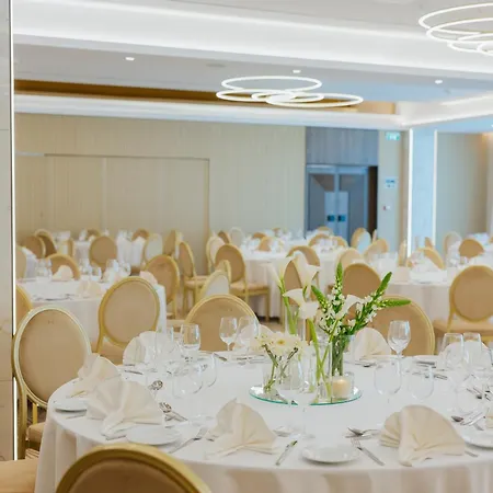 Отель Odysseia Kapetanios 4*