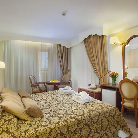 Hotel Odysseia Kapetanios 4*