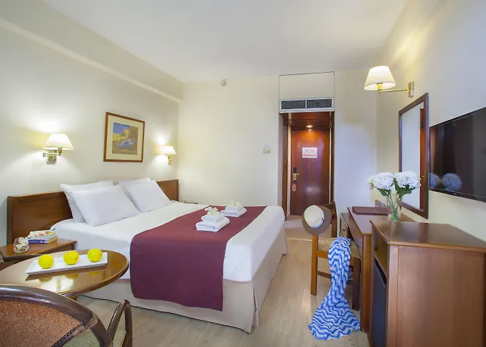 Odysseia Kapetanios Hotel 4*