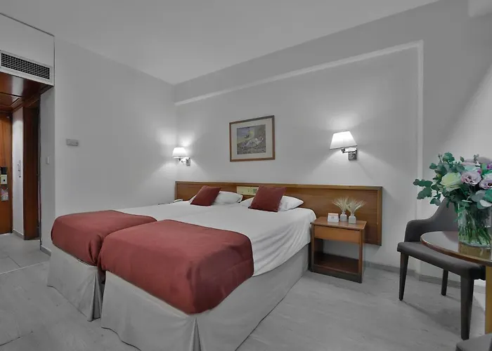 Hotell Odysseia Kapetanios 4*
